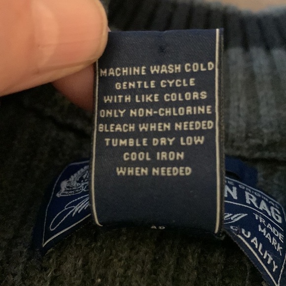 American Rag Men’s long sleeve sweater Sz Lg 3 buttons at neck-good condition - Picture 4 of 4